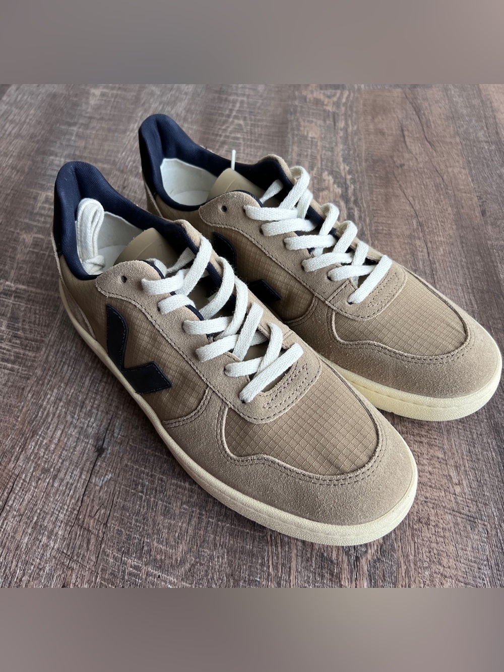 Veja Men's V-10 RIPSTOP DUNE BLACK Size 44EU